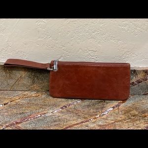 HOBO clutch with wrist strap. Brown.